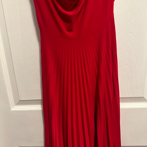 Sabora Red Halter Dress - Picture 2 of 4